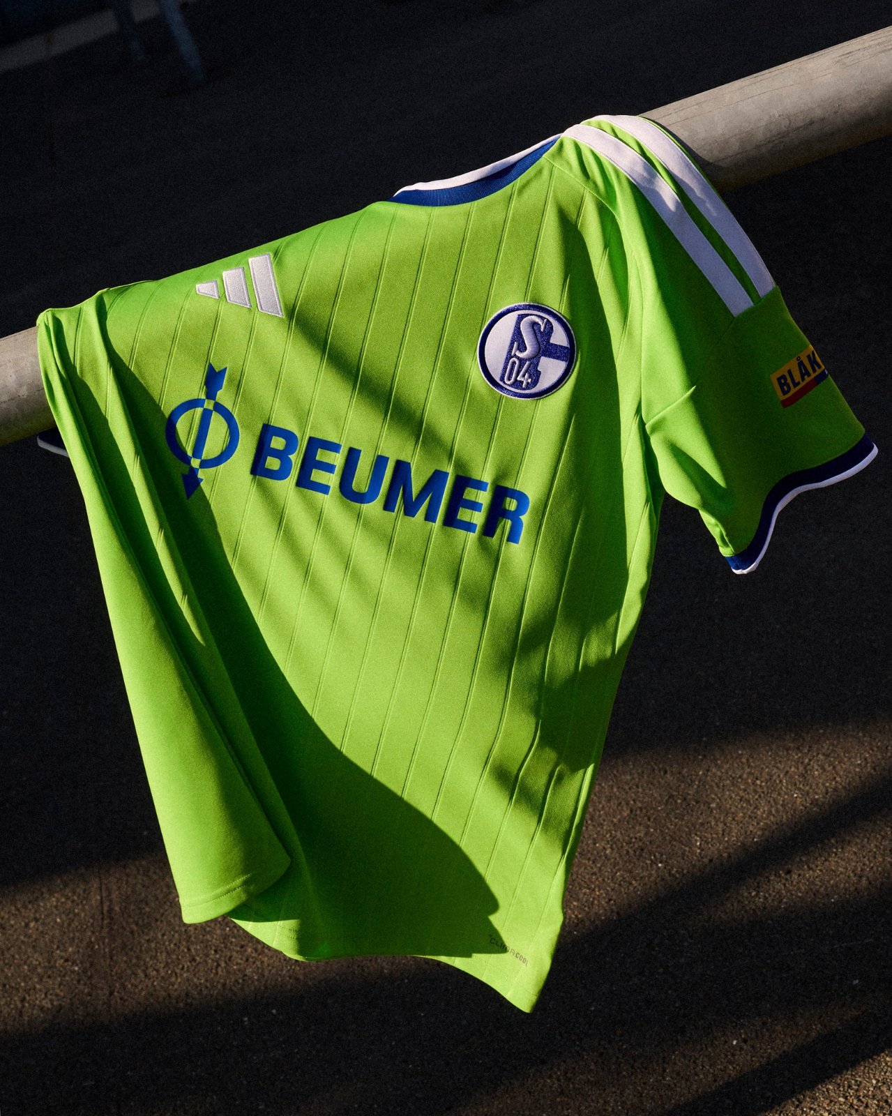 Schalke 04 Trikots 2026-2027 Hommage an 25 Jahre VELTINS-Arena