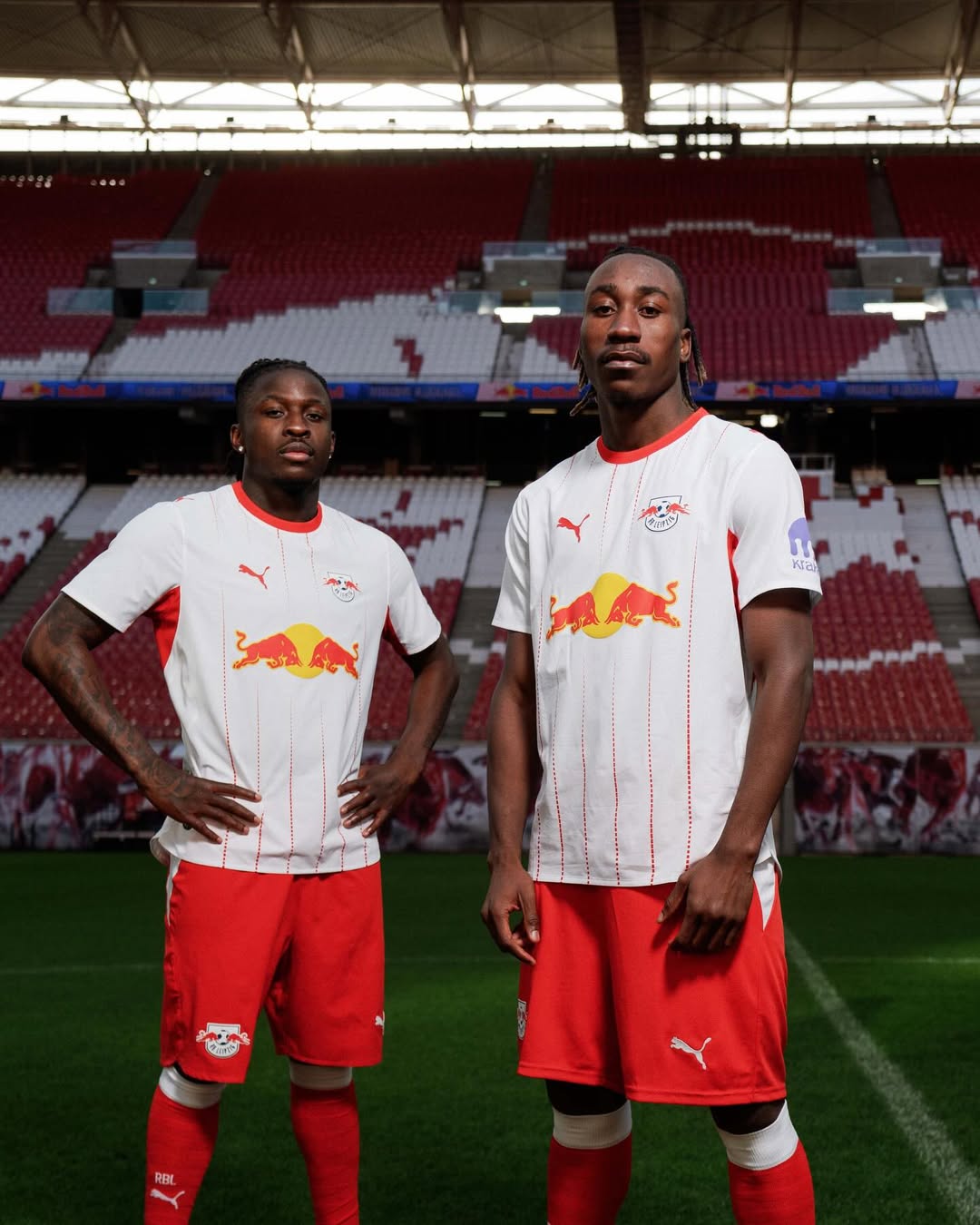 Red Bull Leipzig Heimtrikot 2026-2027 vom Stadion inspiriert