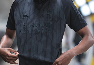 zwart-liverpool-voetbalshirt-d.png