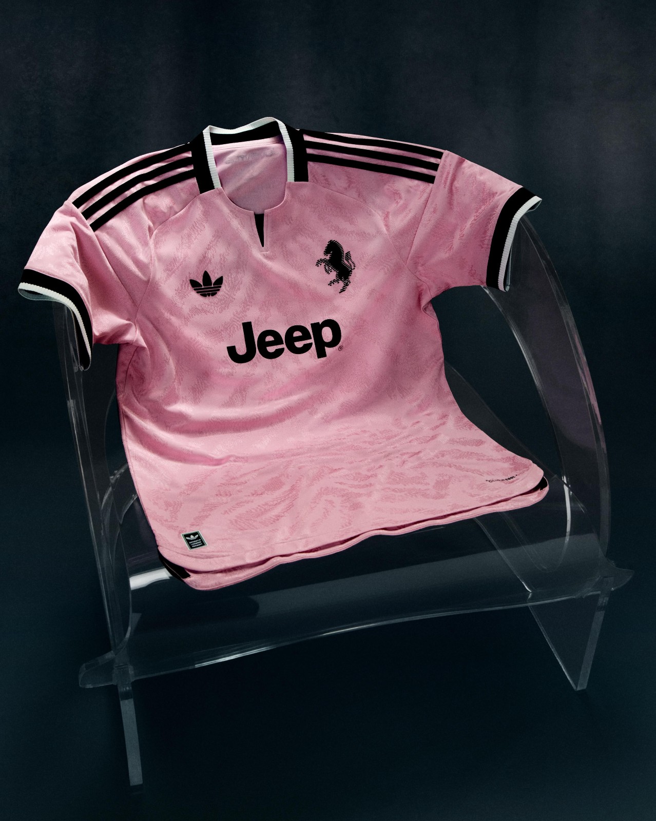 Rosa Juventus Auswärtstrikot 2026-2027 inspiriert vom ersten Fußballtrikot