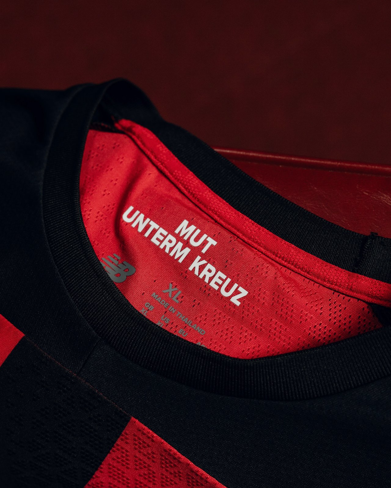 Bayer Leverkusen Trikots 2026-2027 inspiriert von der BayArena und der 'City of Colours'