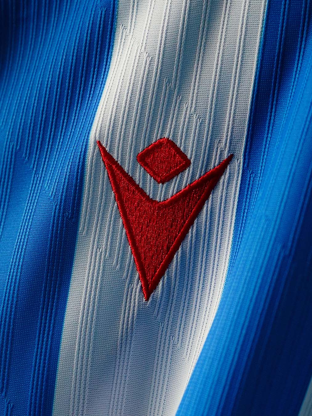 Das SC Heerenveen Heimtrikot 2026-2027 von Macron