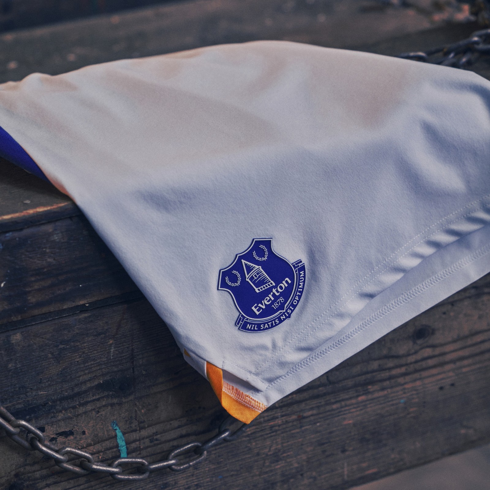 Die Everton Trikots 2026-2027 stehen im Zeichen einer neuen Ära!