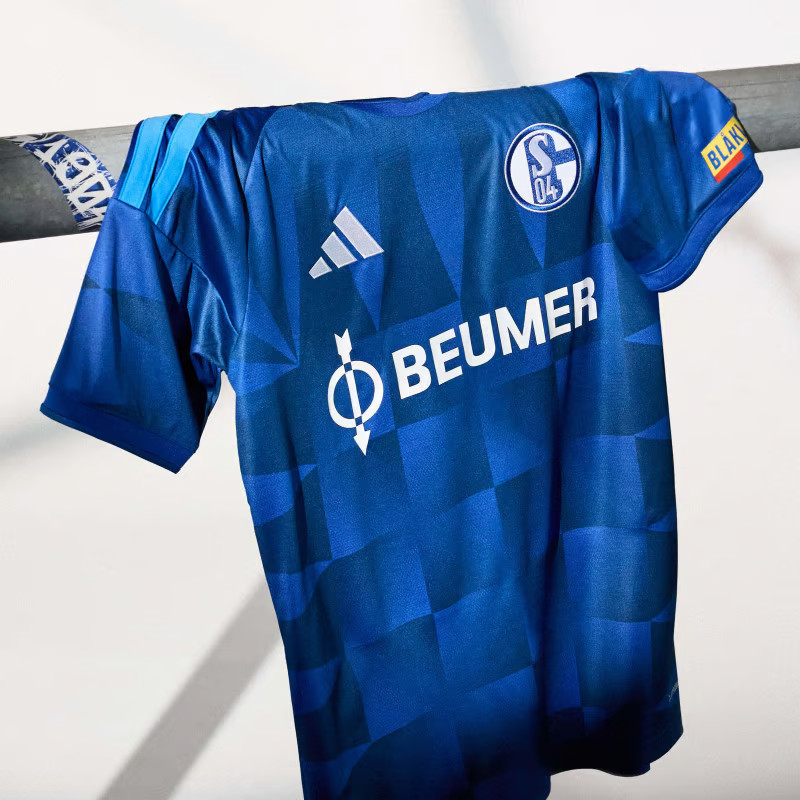 Schalke 04 Trikots 2026-2027 Hommage an 25 Jahre VELTINS-Arena