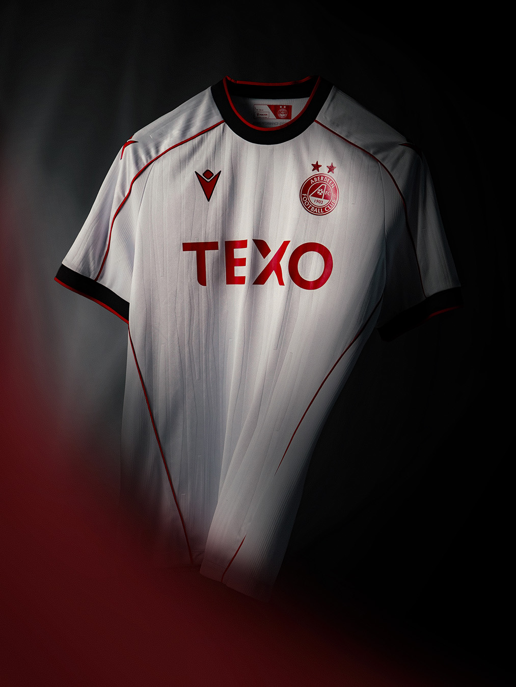 Das sind die Aberdeen Trikots 2026-2027 von Macron