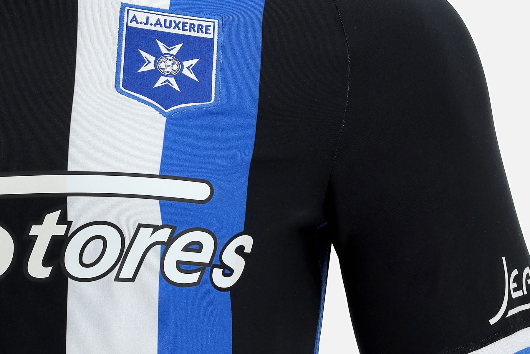 auxerre-voetbalshirts-2021-2022.jpg