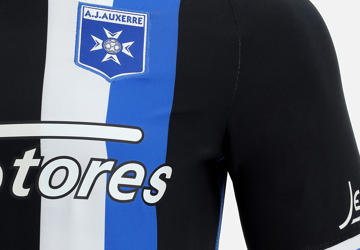 auxerre-voetbalshirts-2021-2022.jpg