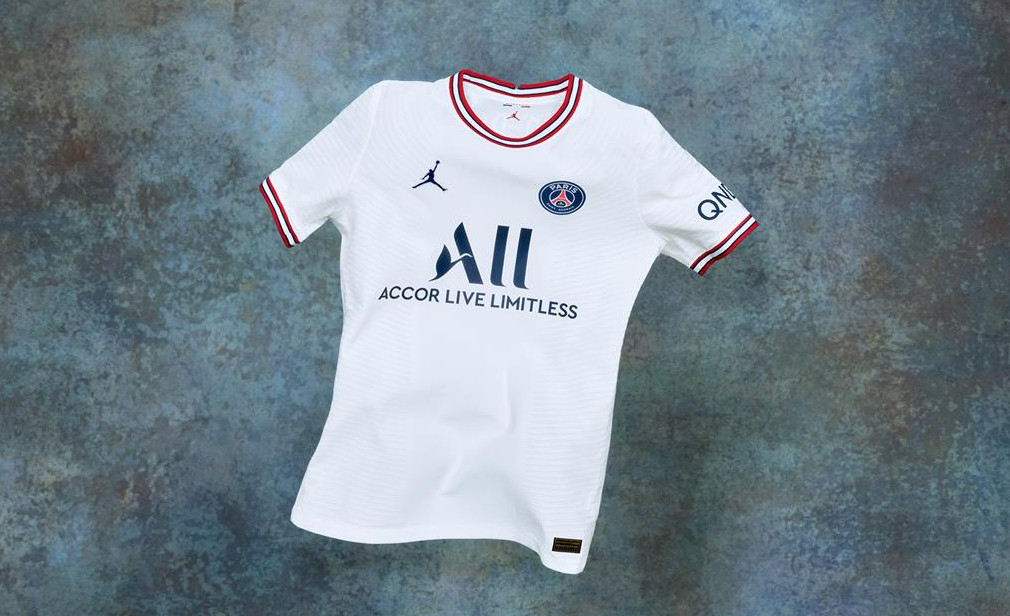 paris-saint-germain-4e-shirt-2021-2022.jpg