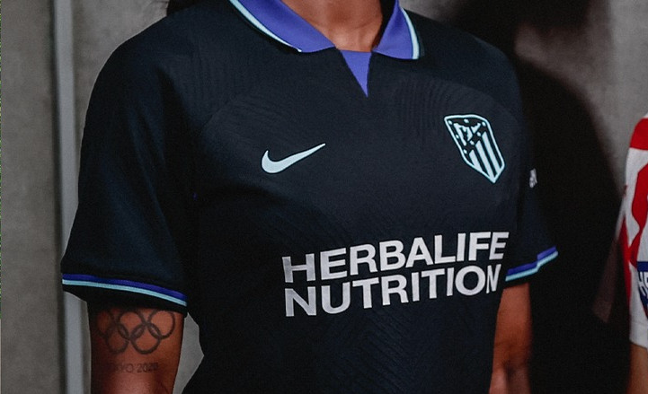 atletico-madrid-uitshirt-2022-23.jpg