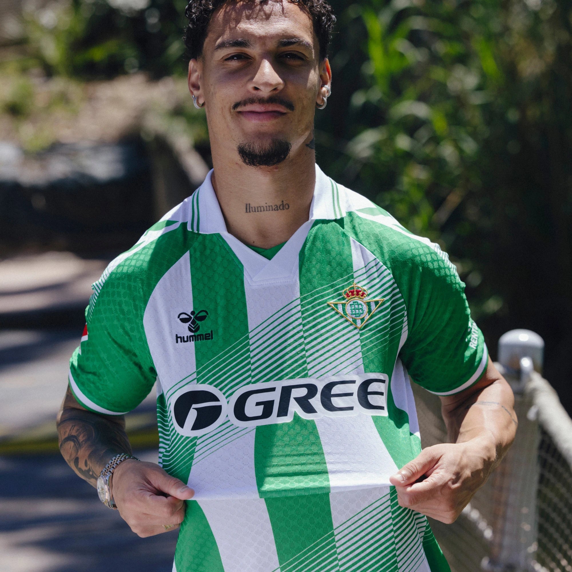 Real Betis Heimtrikot 2026-2027 mit dynamischen Linien!