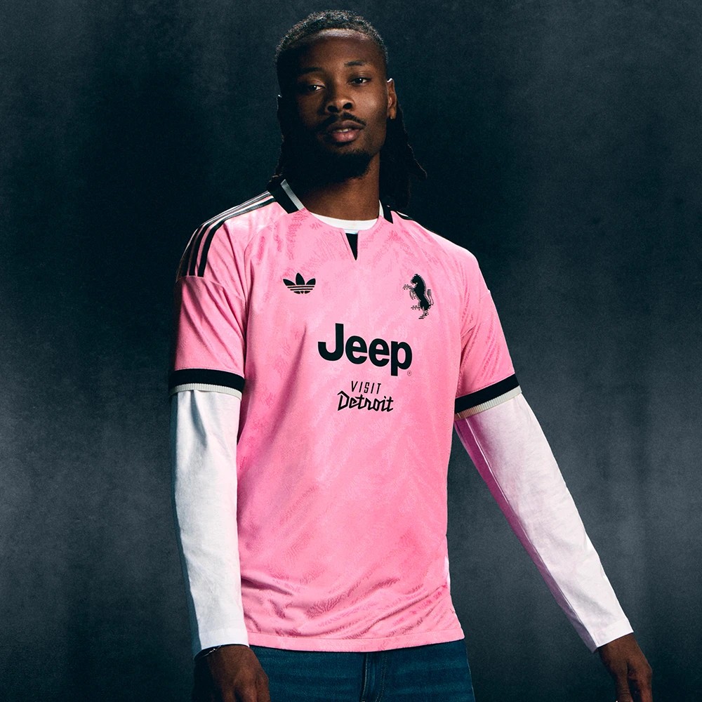 Rosa Juventus Auswärtstrikot 2026-2027 inspiriert vom ersten Fußballtrikot