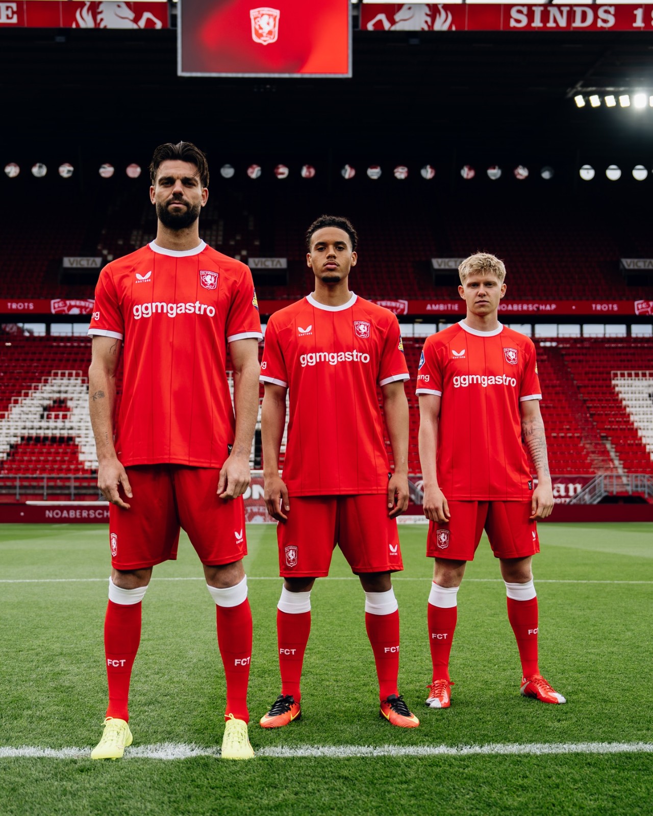 Die FC Twente Trikots 2026-2027 ehren das Meistertrikot, die Auswärtsfans und Het Diekman
