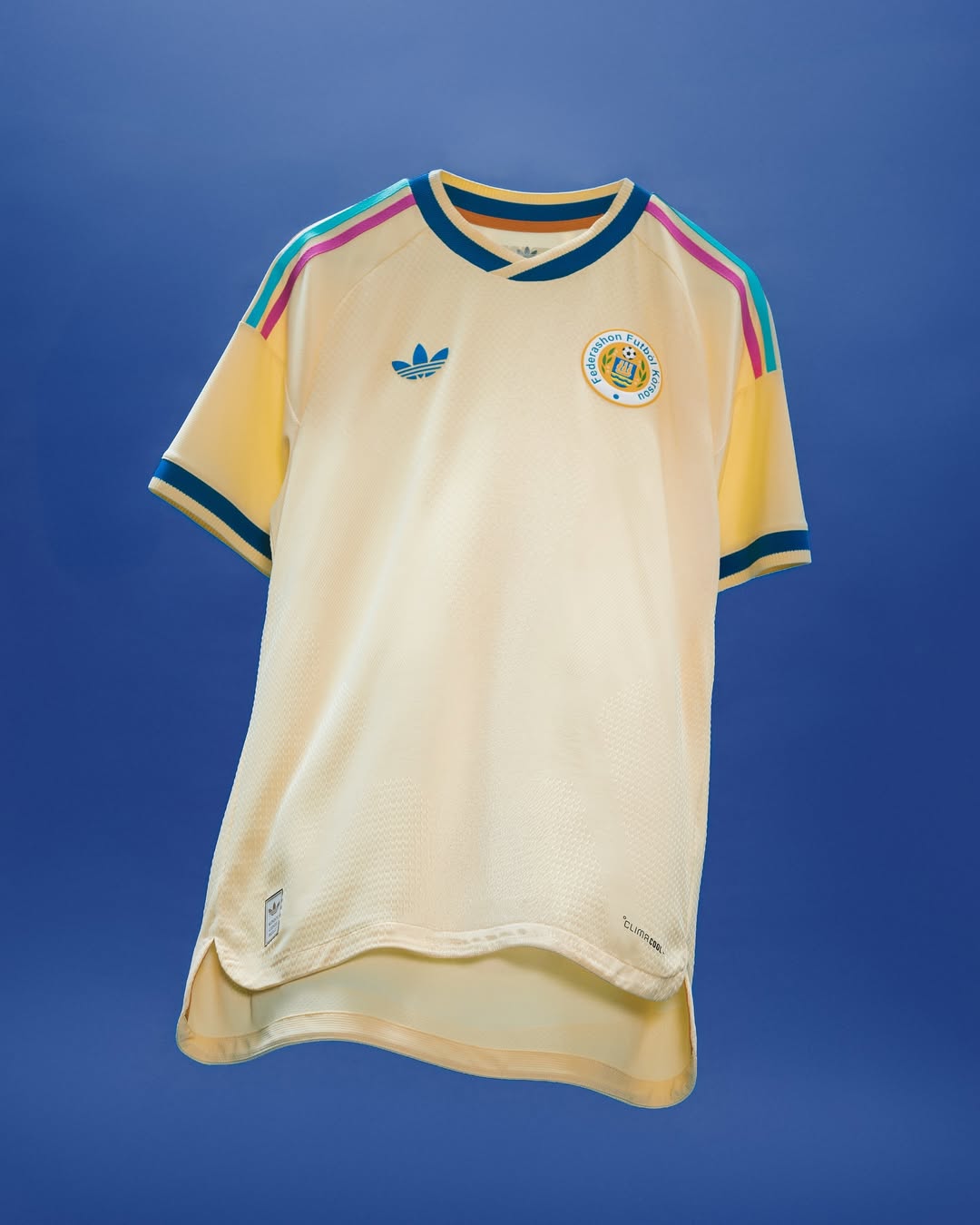 Das sind die Curaçao WM 2026 Trikots von adidas!