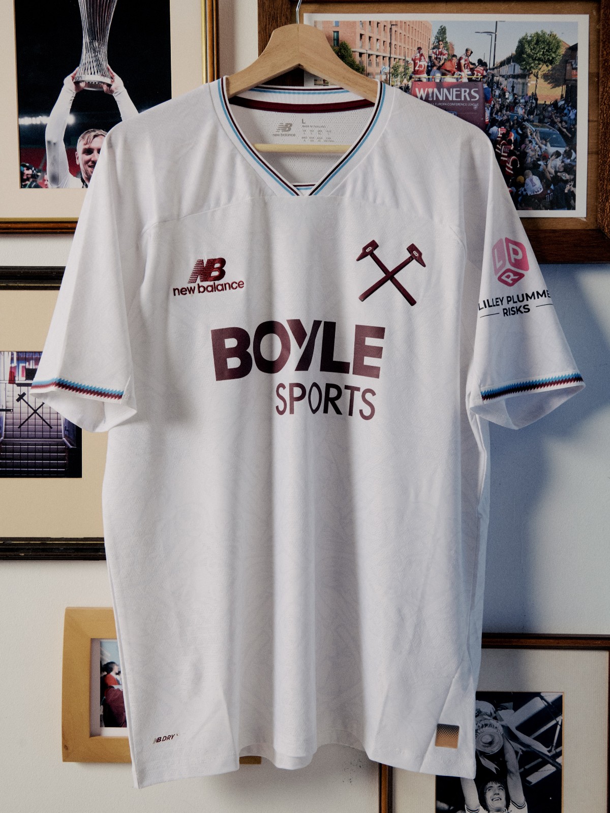 Das sind die West Ham United Trikots 2026-2027 von New Balance