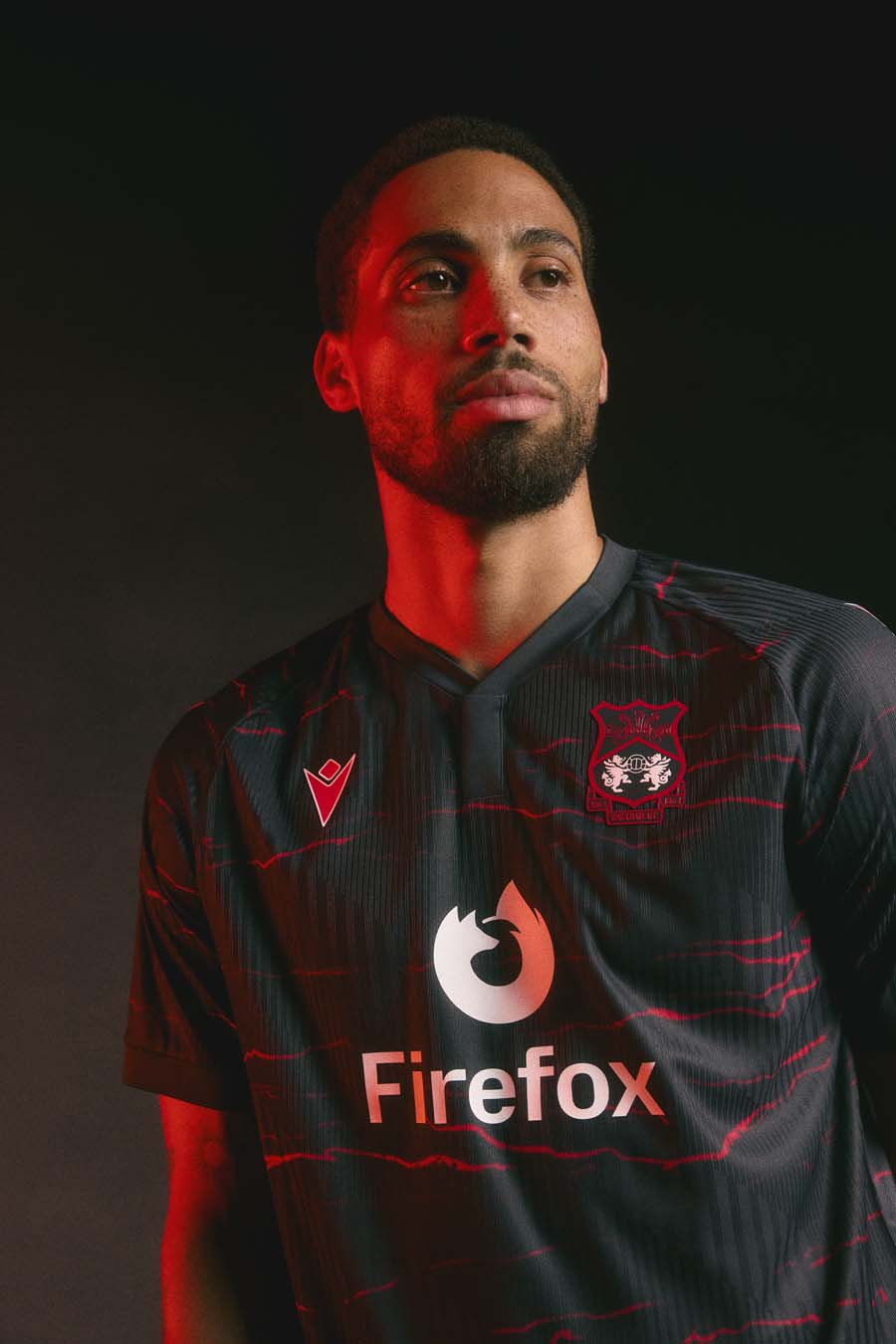 Wrexham AFC Auswärtstrikot 2026-2027 von Macron