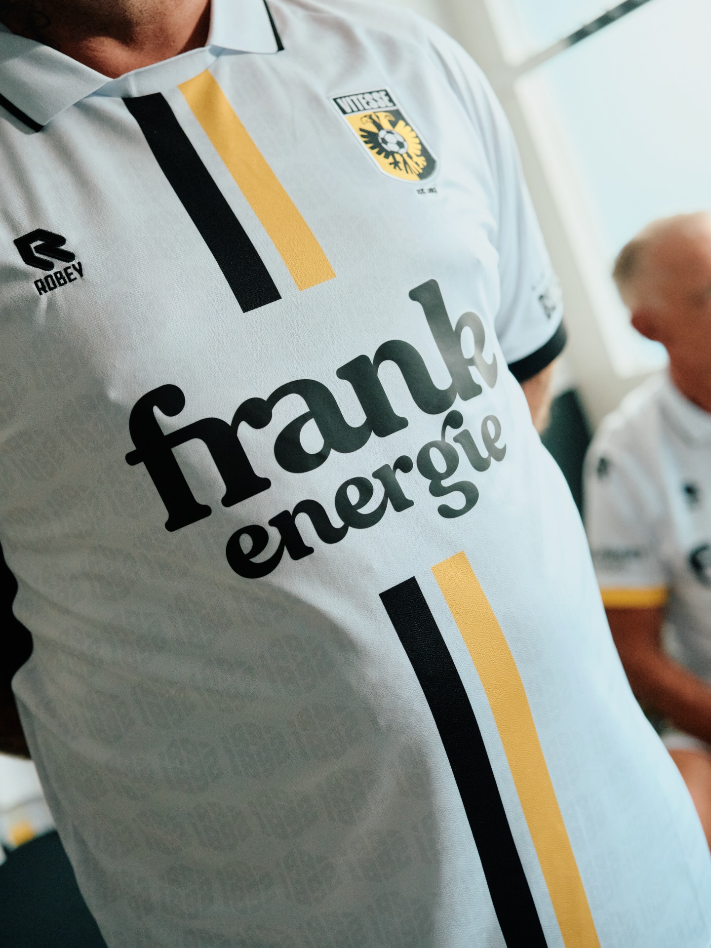 Vitesse Auswärtstrikot 2026-2027 von Robey