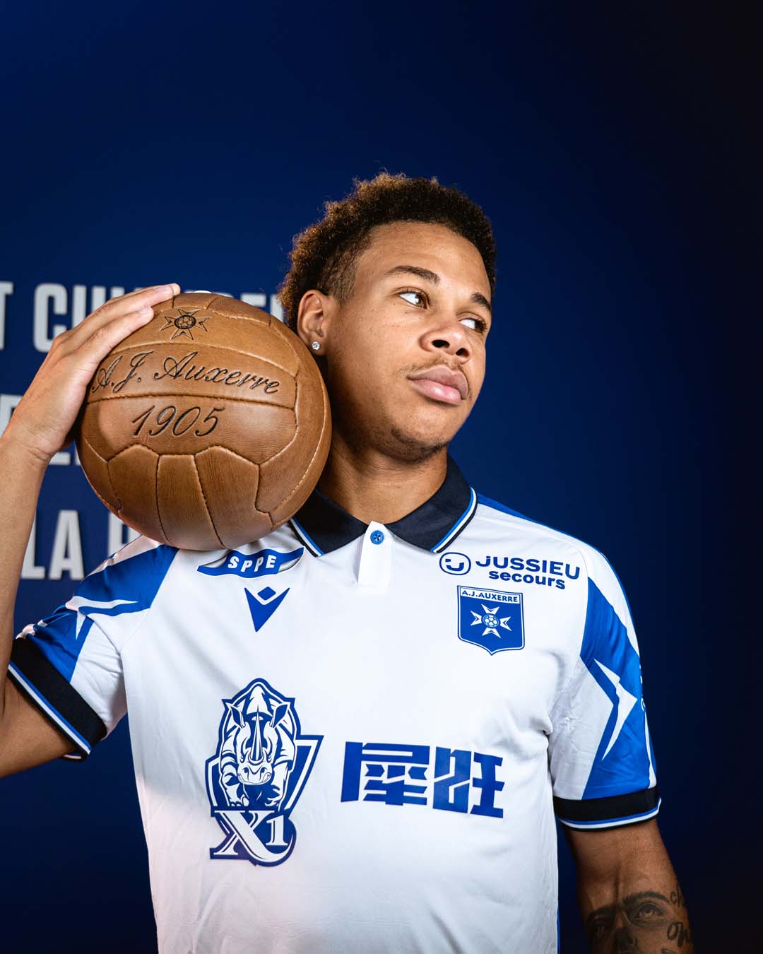 AJ Auxerre Heimtrikot 2026-2027: Hommage an das Double von 1996