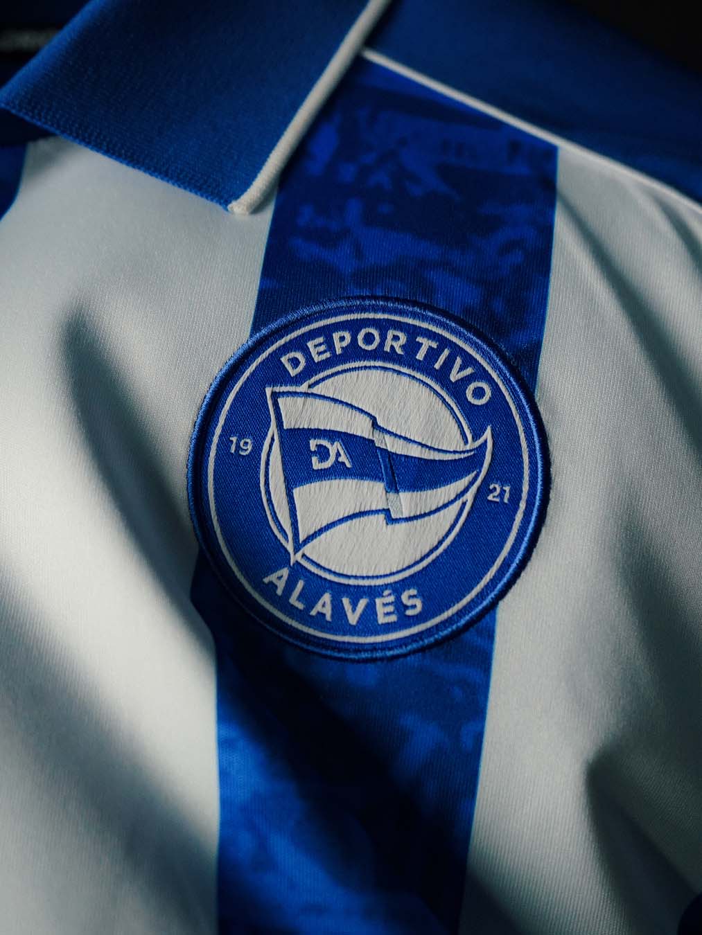 Das sind die Deportivo Alavés Trikots 2026-2027 von Macron