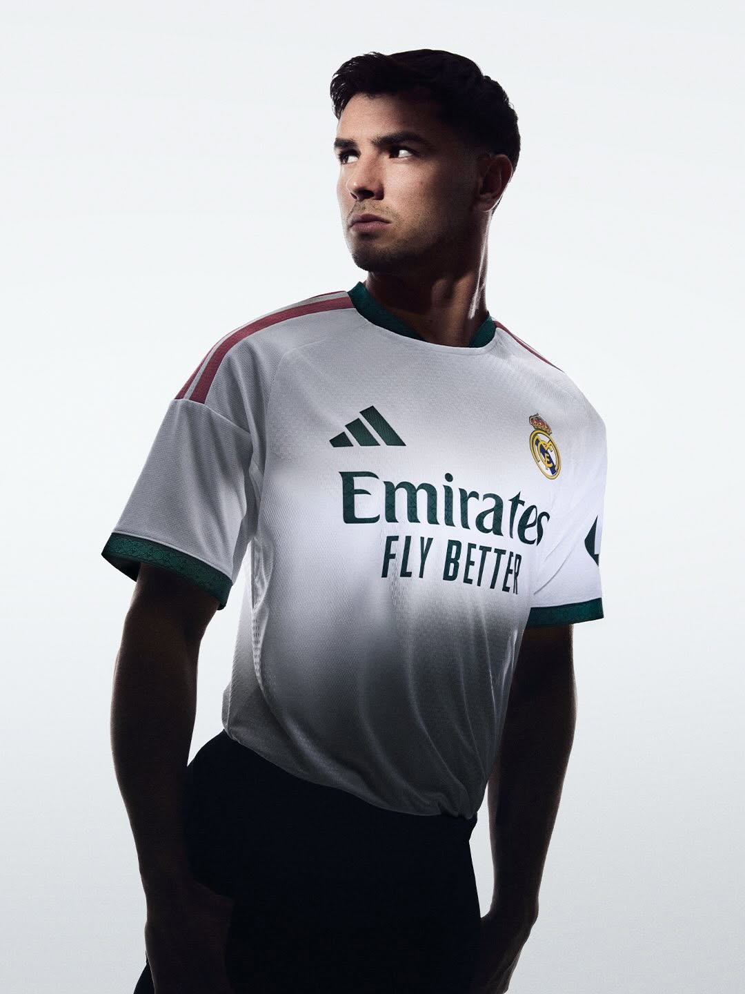 Real Madrid Heimtrikot 2026-2027 Hommage an das Logo!