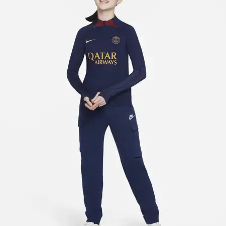 Dies ist der Paris Saint-Germain-Trainingsanzug 2023–2024