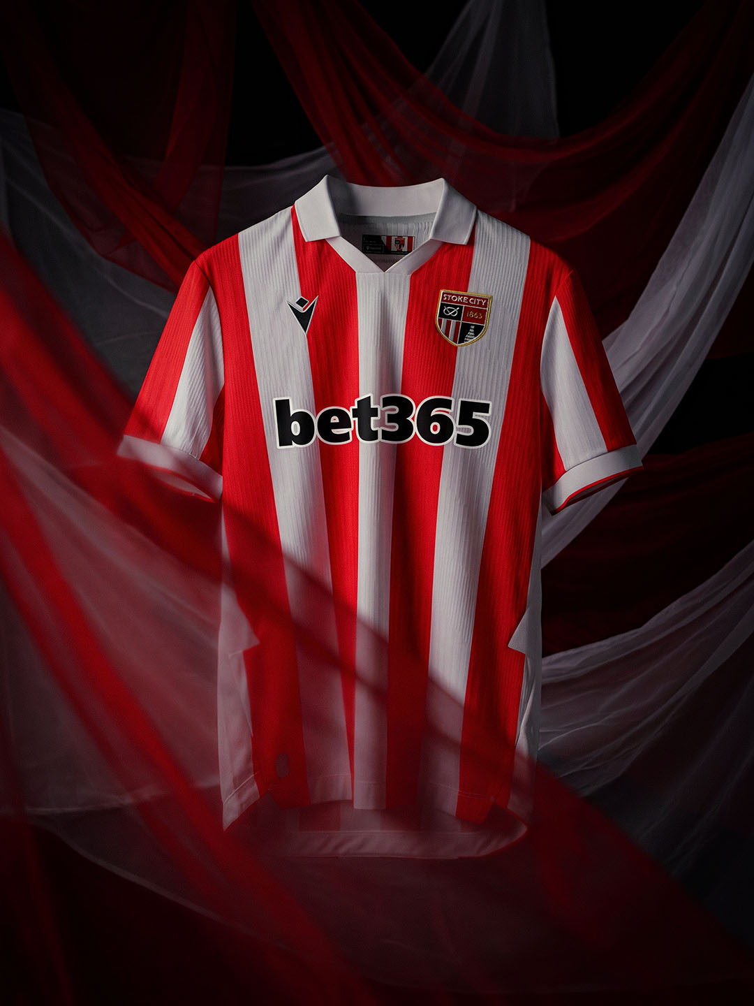 Das Stoke City Heimtrikot 2026-2027 mit neuem Vereinslogo