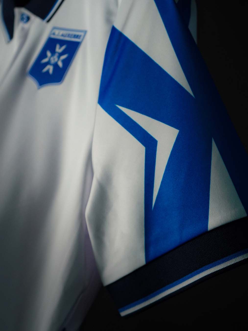 AJ Auxerre Heimtrikot 2026-2027: Hommage an das Double von 1996