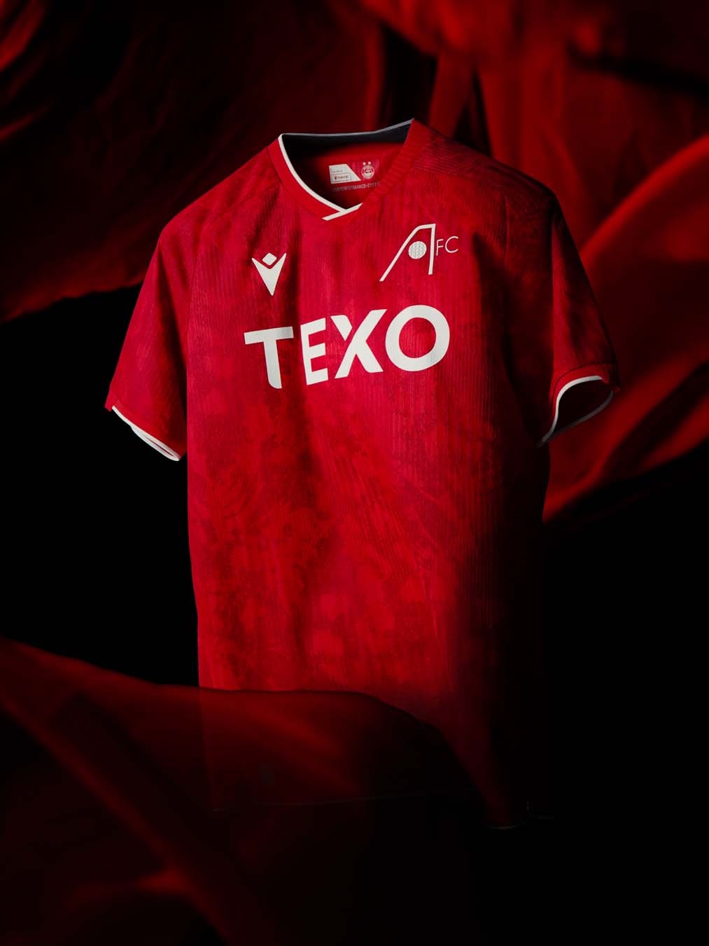 Das sind die Aberdeen Trikots 2026-2027 von Macron