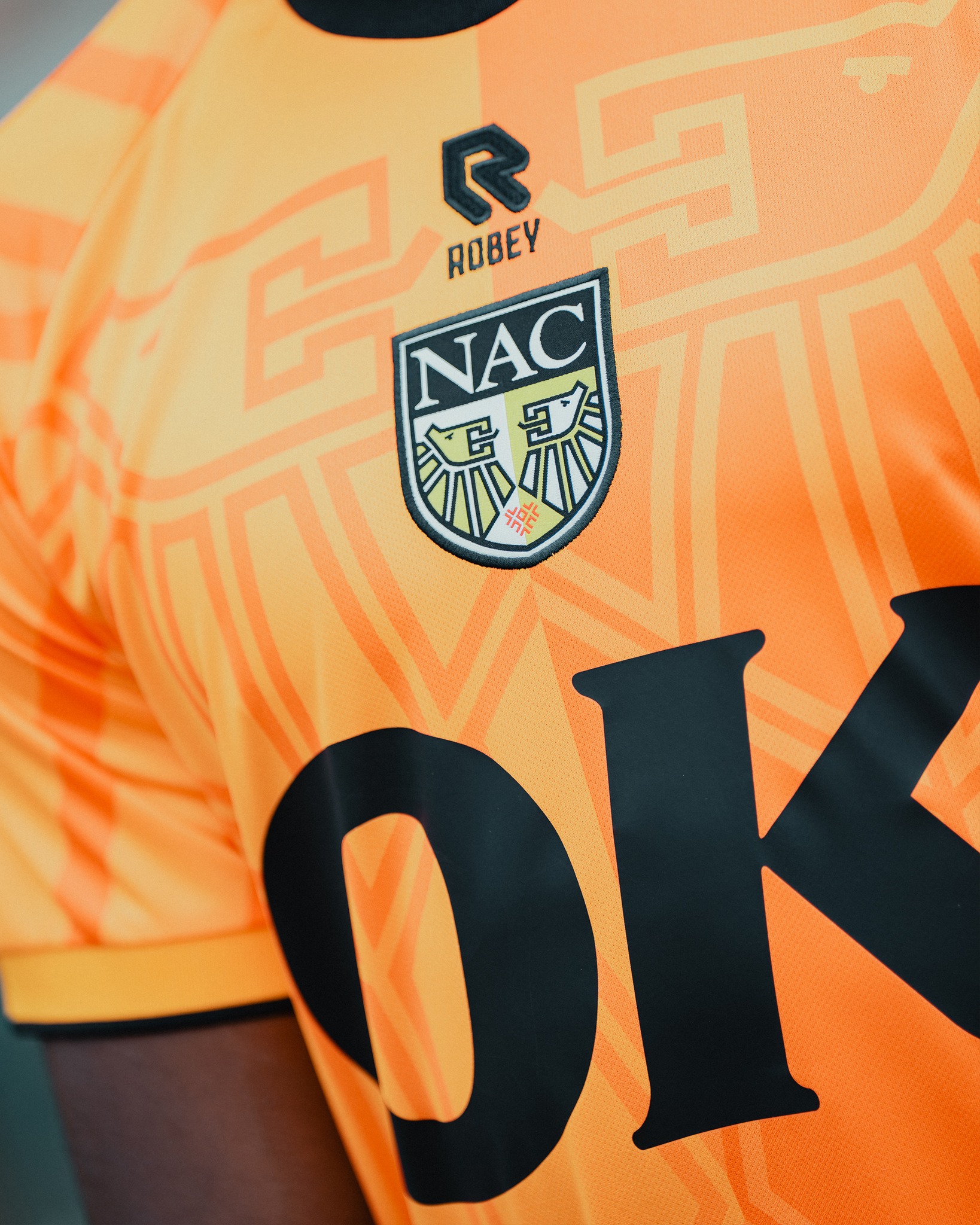 NAC Breda 3. Trikot 2026-2027, Hommage an Rat Verlegh