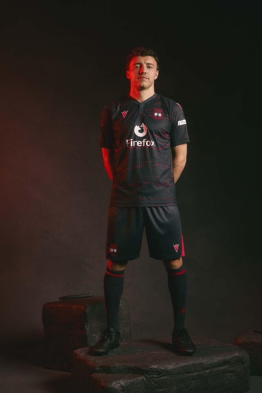 Wrexham AFC Auswärtstrikot 2026-2027 von Macron