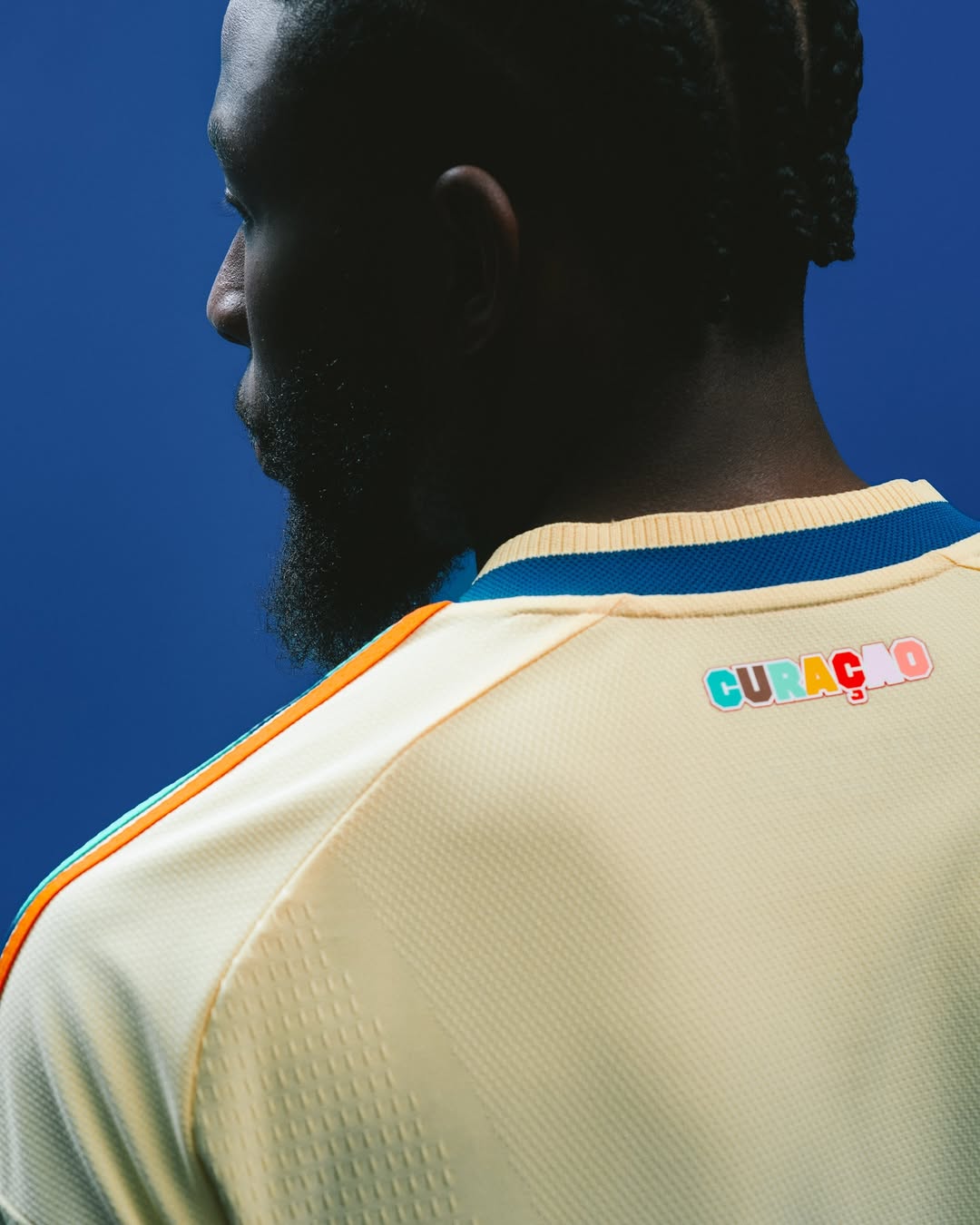 Das sind die Curaçao WM 2026 Trikots von adidas!