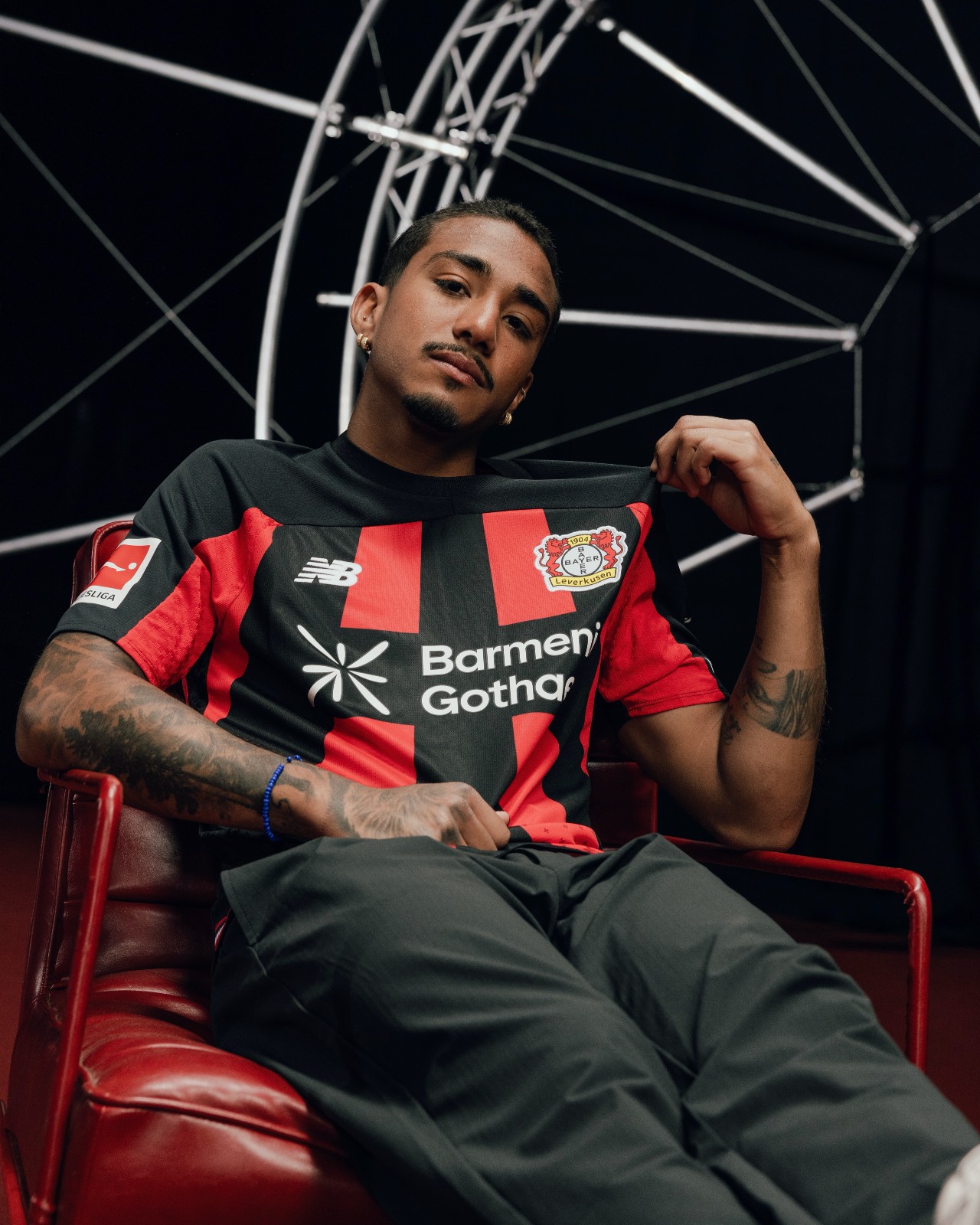 Bayer Leverkusen Trikots 2026-2027 inspiriert von der BayArena und der 'City of Colours'