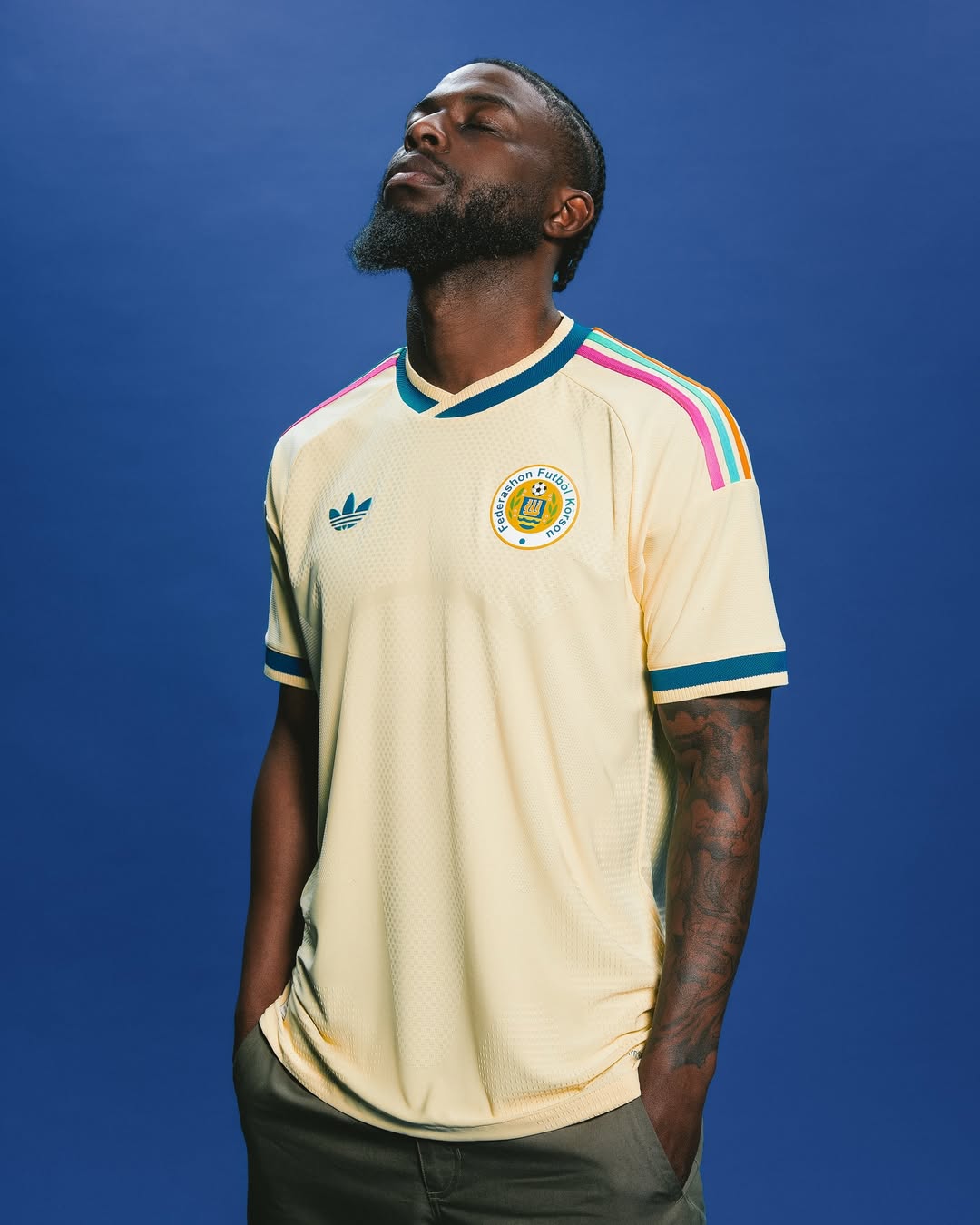 Das sind die Curaçao WM 2026 Trikots von adidas!