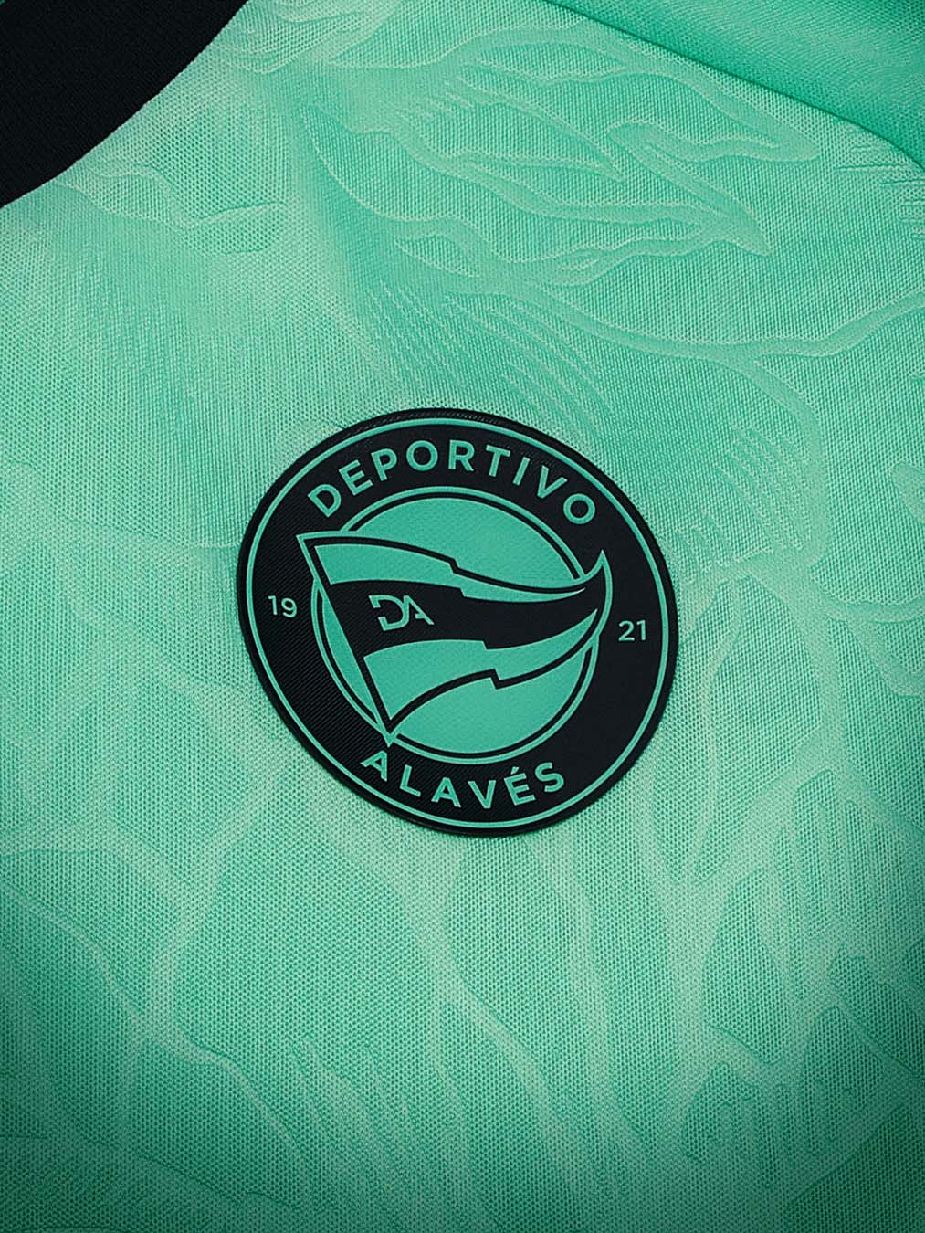 Das sind die Deportivo Alavés Trikots 2026-2027 von Macron