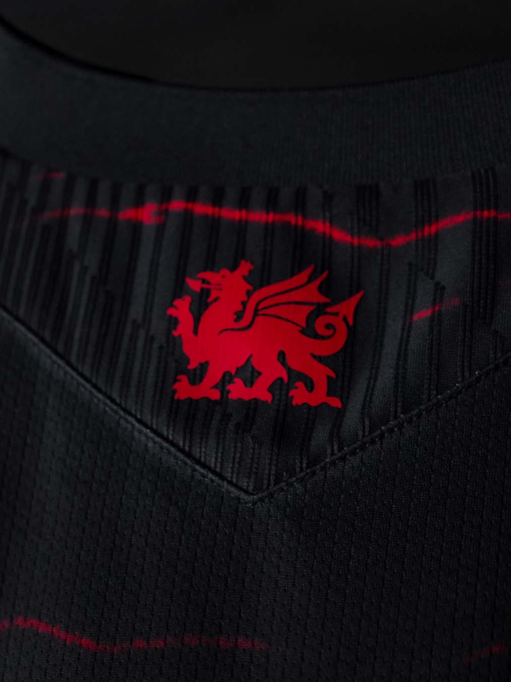 Wrexham AFC Auswärtstrikot 2026-2027 von Macron