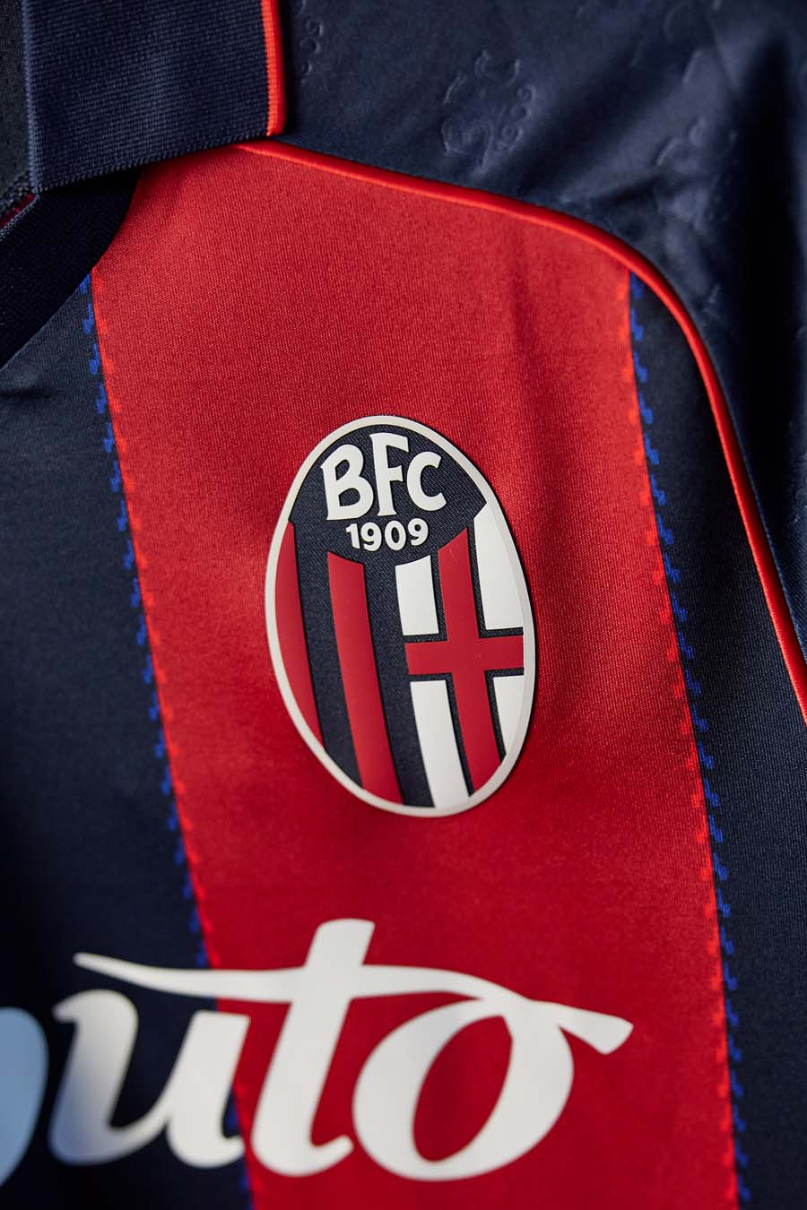 Die Bologna FC Trikots 2026-2027 als Hommage an das Stadio Renato Dall Ara