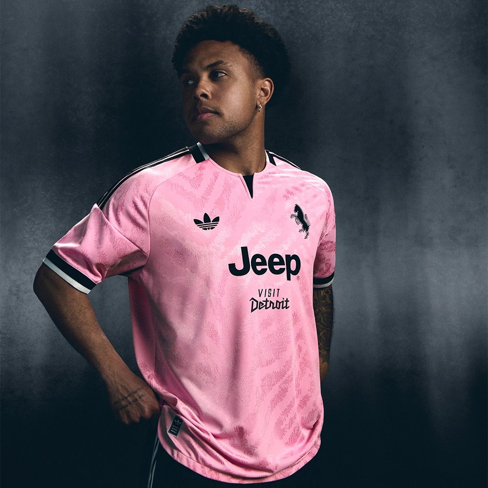 Rosa Juventus Auswärtstrikot 2026-2027 inspiriert vom ersten Fußballtrikot