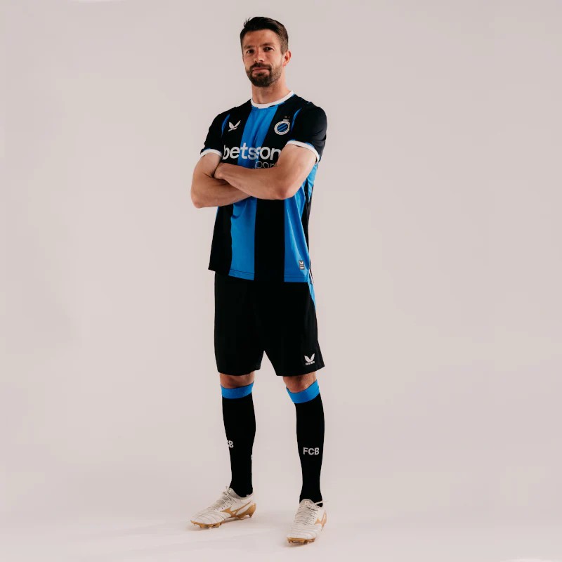 Die Club Brugge Trikots 2026-2027 enthalten zwei Sterne