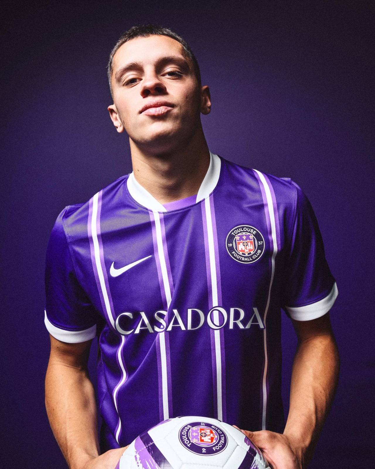 Toulouse FC Trikots 2026-2027 inspiriert von den Trikots 1982-1983