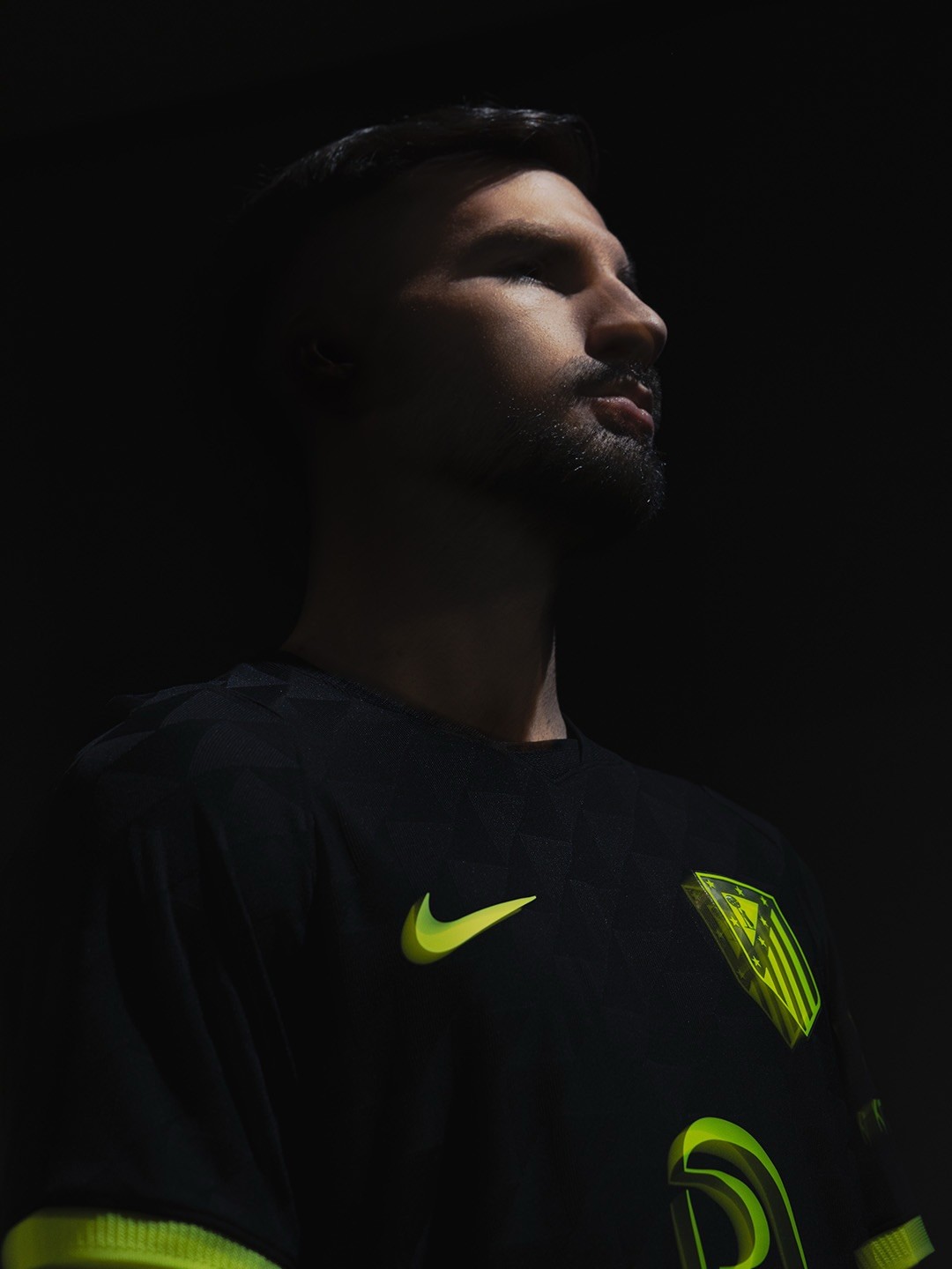 Atletico Madrid Auswärtstrikot 2026-2027 inspiriert vom Nachtleben