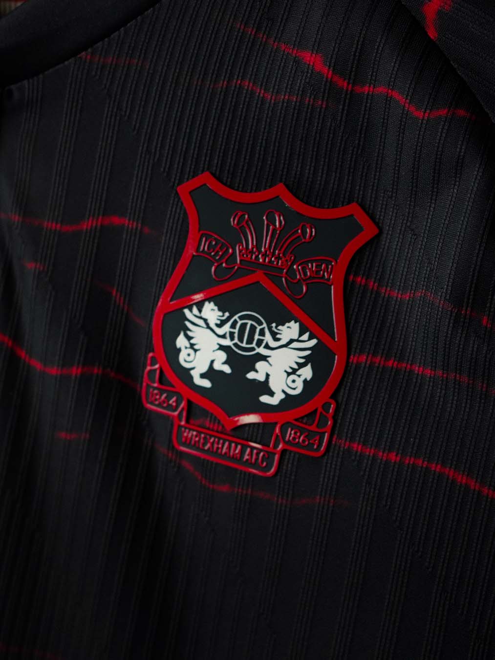 Wrexham AFC Auswärtstrikot 2026-2027 von Macron