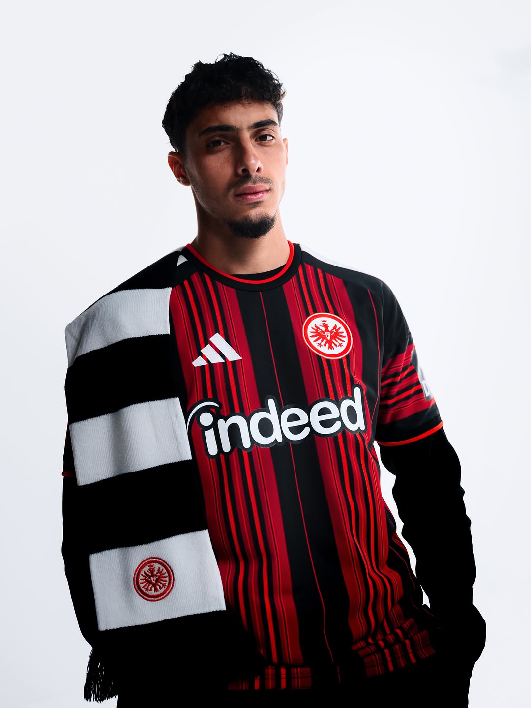 Eintracht Frankfurt Heimtrikot 2026-2027 mit modernem Twist!