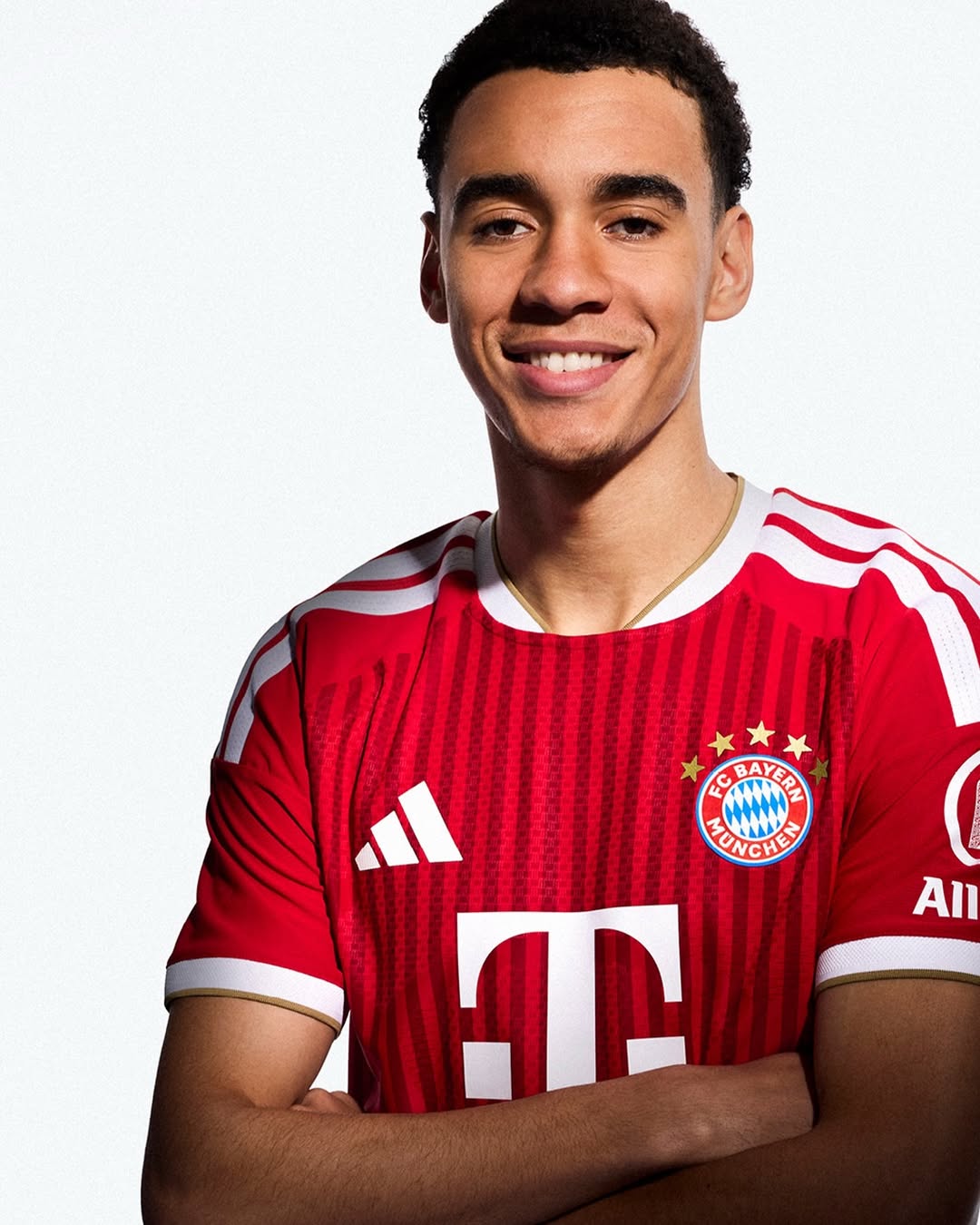 Bayern München Heimtrikot 2026-2027 Retro mit Gold