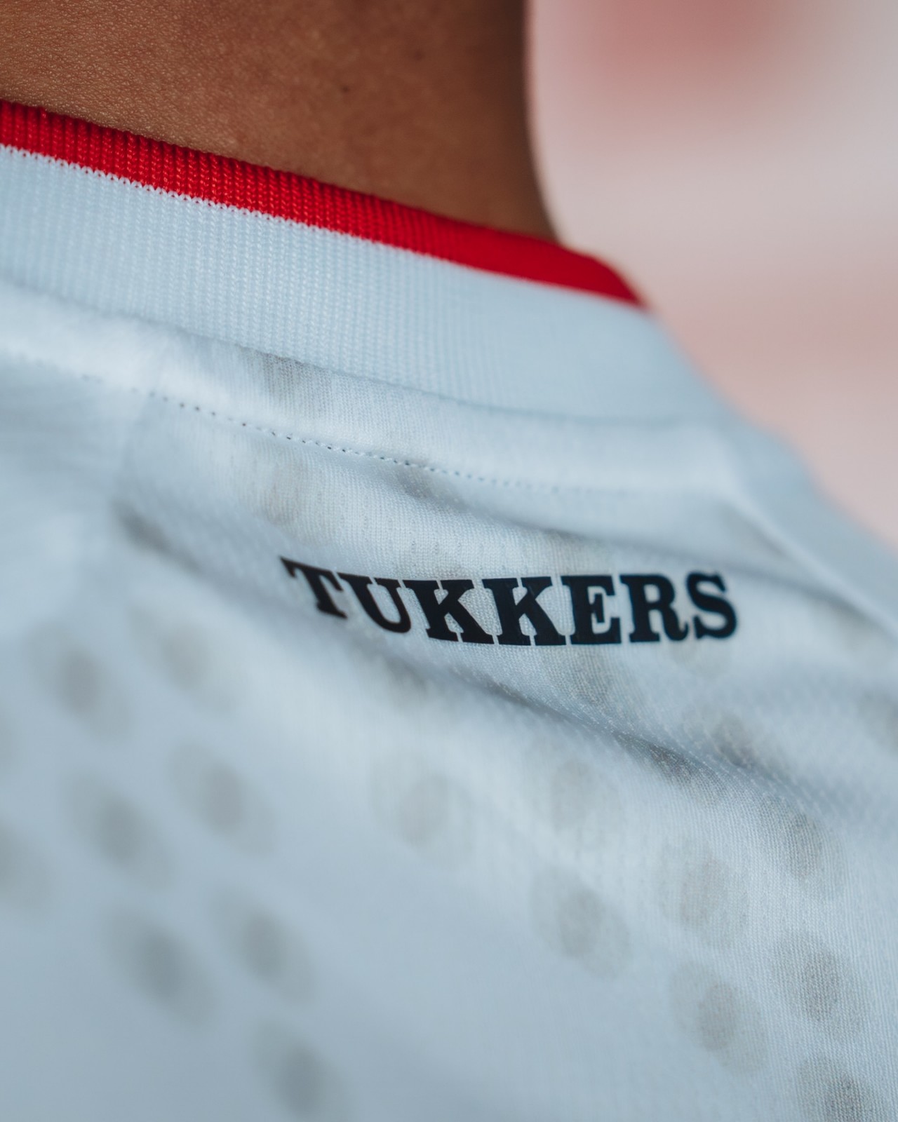Die FC Twente Trikots 2026-2027 ehren das Meistertrikot, die Auswärtsfans und Het Diekman