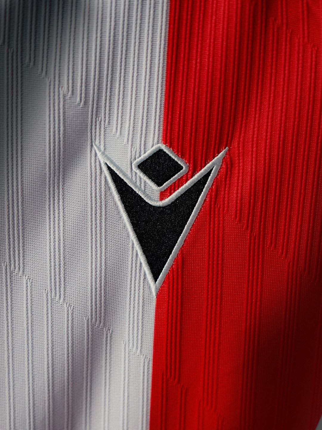 Das Stoke City Heimtrikot 2026-2027 mit neuem Vereinslogo