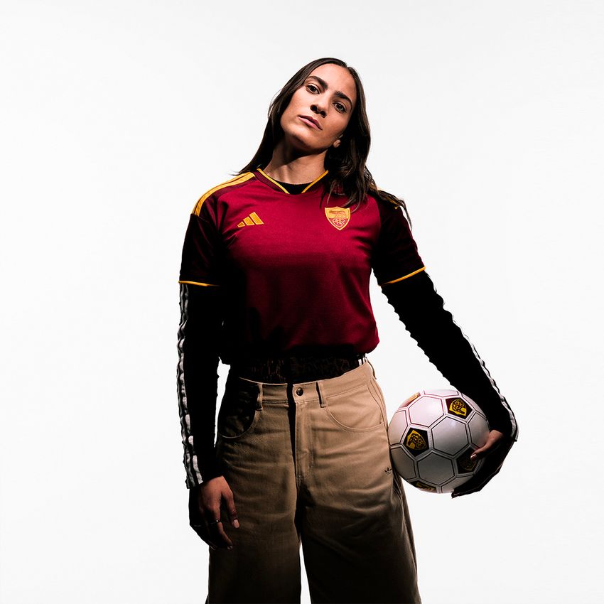 Das AS Rom Heimtrikot 2026-2027 atmet die DNA des Klubs